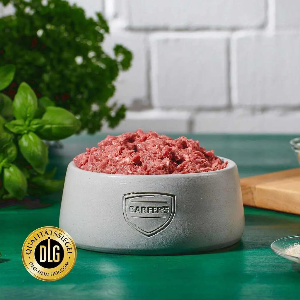 BARFER’S Komplett-Mix Rind & Geflügel für Katzen im Napf – vollwertiges Fertigbarf mit Muskelfleisch, Innereien, gewolften Knochen, Gemüse, Ölen und Seealgenmehl, mit DLG-Qualitätssiegel