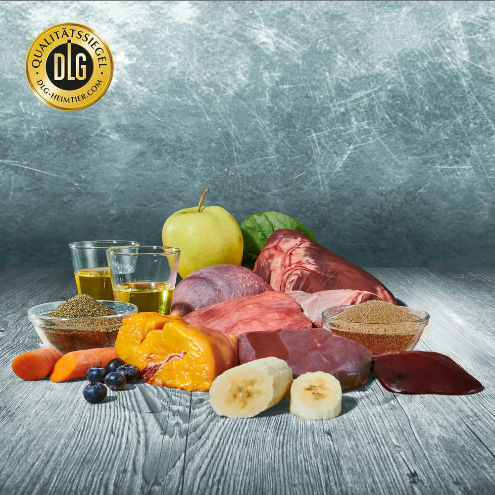 Zutaten des BARFER’S Komplett-Mix Pferd: Pferdefleisch, Innereien, Knochenmehl, Gemüse, Obst, Dorschlebertran, Seealgenmehl, Lein- und Lachsöl – 100 % vollständiges Fertig-BARF für Hunde mit DLG-Siegel