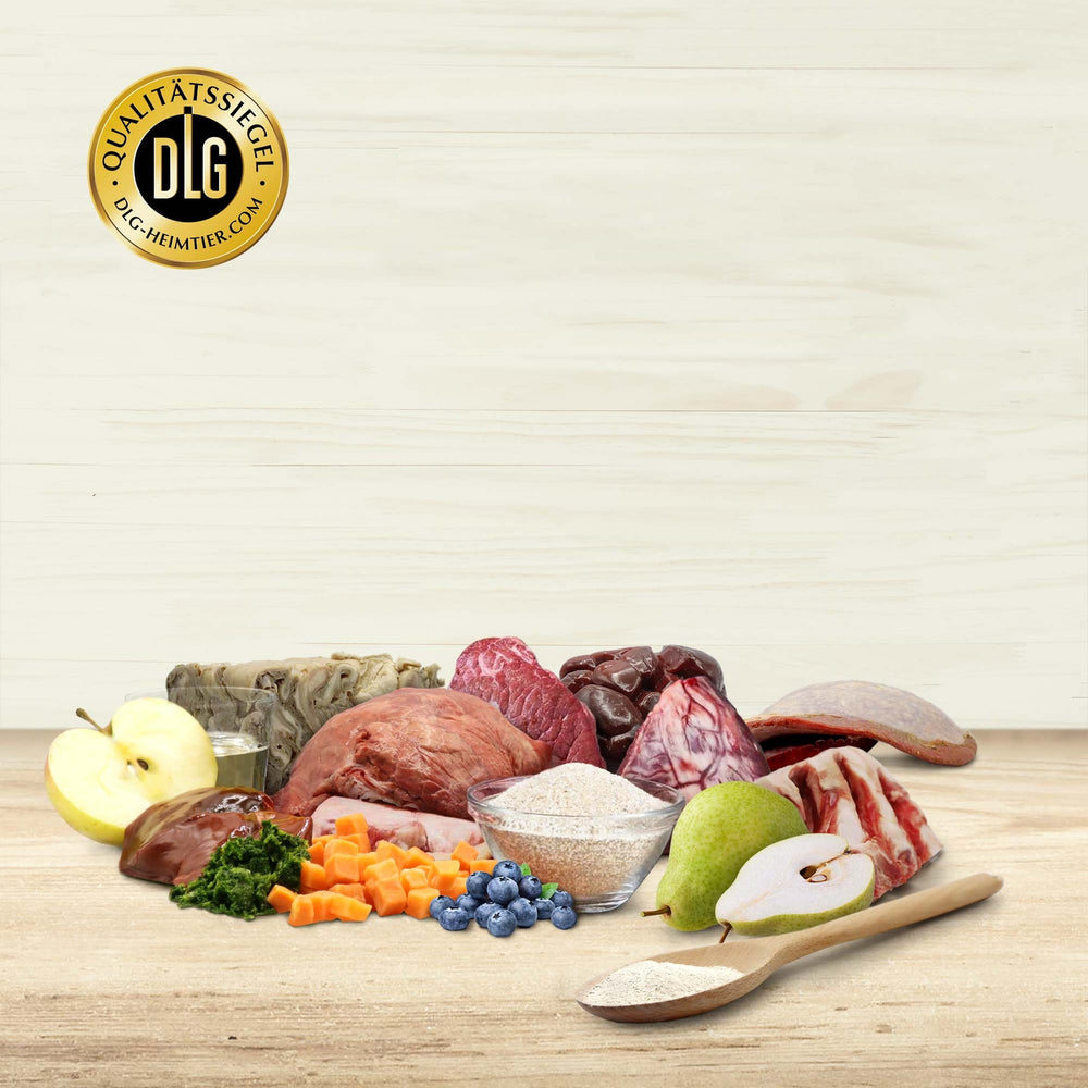 Alle Zutaten des BARFER’S Komplett-Mix Rind auf einen Blick: Rind, Innereien, Knochen, Obst, Gemüse, Dorschlebertran, Lein- und Lachsöl und Seealgenmehl– 100 % vollständiges Fertigbarf für Hunde mit DLG-Qualitätssiegel