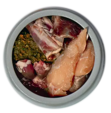 Ausgewogener BARF-Napf mit tierischen und pflanzlichen Zutaten abgerundet mit natürlichen BARF-Zusätzen